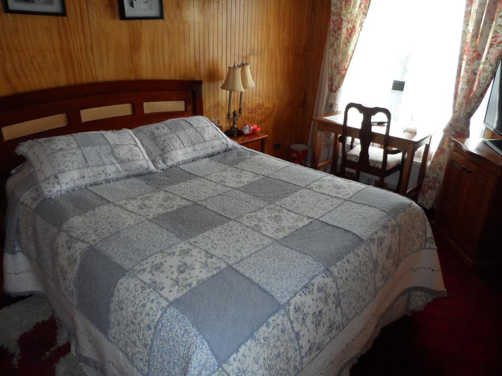 Hostal Espanol Coyhaique Værelse billede