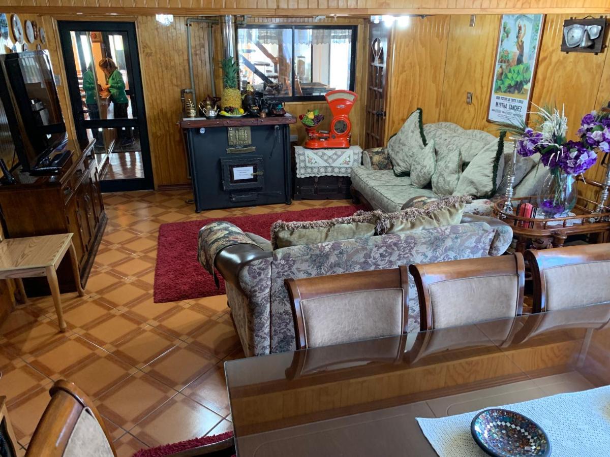 Hostal Espanol Coyhaique Eksteriør billede